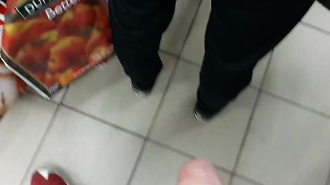 37068